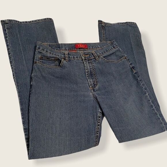 ZENA Boot Cut Jeans size 8 denim - Picture 1 of 9